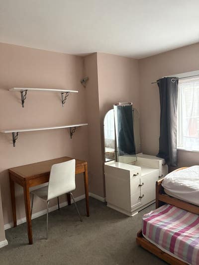 Large double room plus bathroom in village Main Photo
