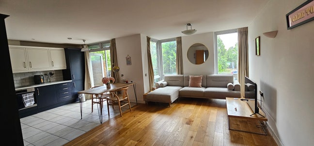 Spacious Double Room in Beautiful Notting Hill  Main Photo
