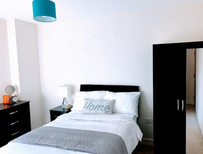 Cozy Ensuite Room Bills Included Main Photo