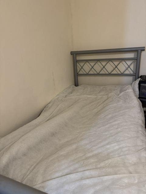 Rent Double room opposite St John’s park Main Photo
