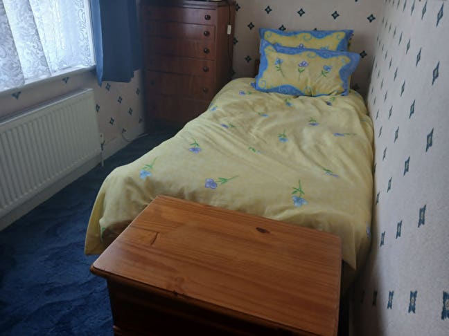 Single Bedroom to Rent a Lovely Friendly Home Main Photo