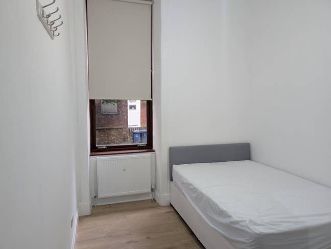 Newly renovated West End flat Main Photo