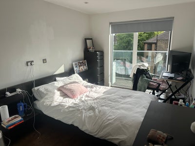 Double bedroom in Clapham flat Main Photo