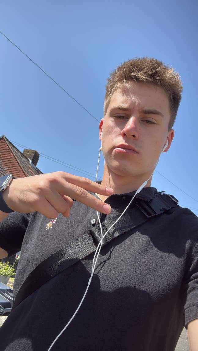 I am a male student aged 21. I am looking for... Main Photo