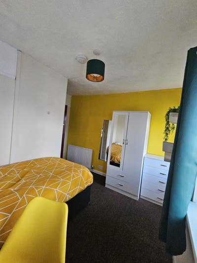 Double room to rent  Main Photo