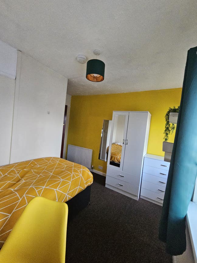 Double room to rent  Main Photo