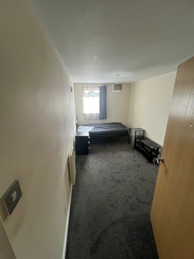 Double Bedroom + Private Bathroom  Main Photo