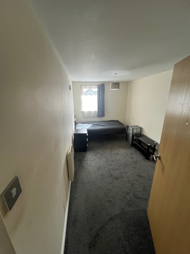 Double Bedroom + Private Bathroom  Main Photo