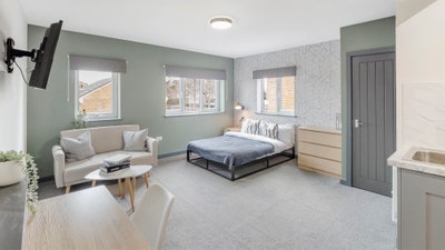 Very Large Studio Apartment Prime DE1 Location Main Photo