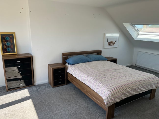 Lodger wanted for loft in family home Main Photo