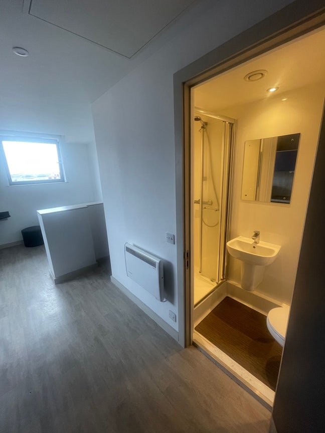     23m² Studio | &pound;500 All-In Main Photo