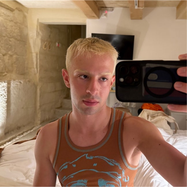 Looking for a room or buddy up :) Main Photo