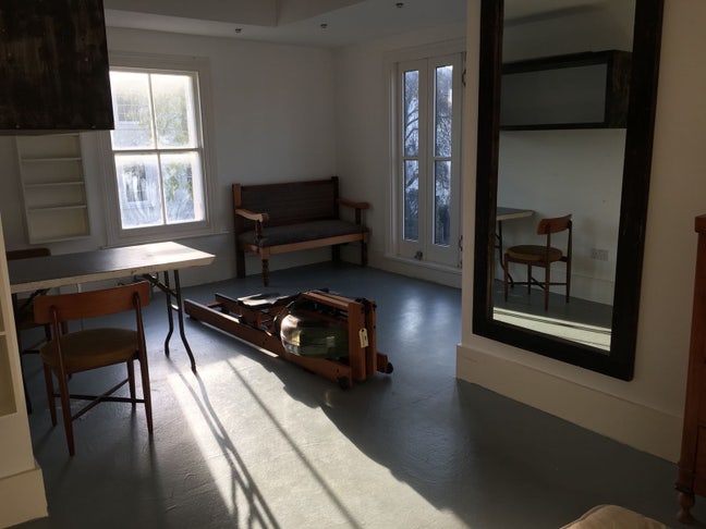 Large studio double room Main Photo