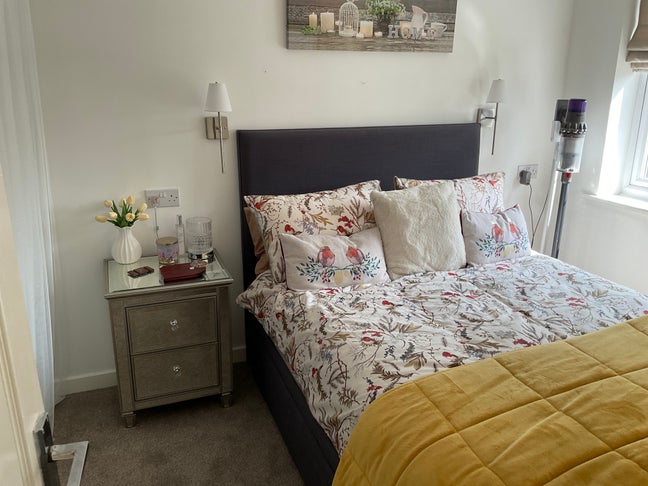 Double bedroom @ Leigh sport village  Main Photo
