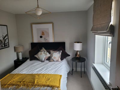 1 fully furnished bedroom to share Main Photo