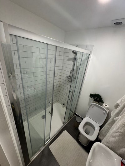 Large Double En-Suite Room in Clapham Old Town  Main Photo