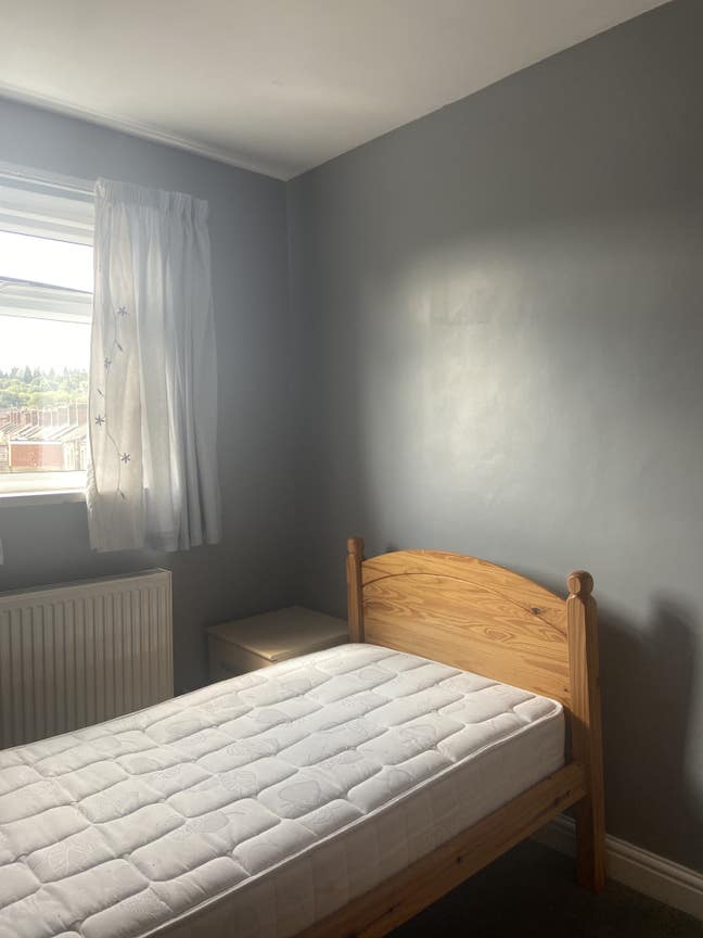 3 bed end terrace House in a quiet location!! Main Photo
