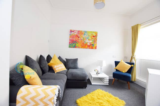 📍Fully Furnished Home in Chester Main Photo