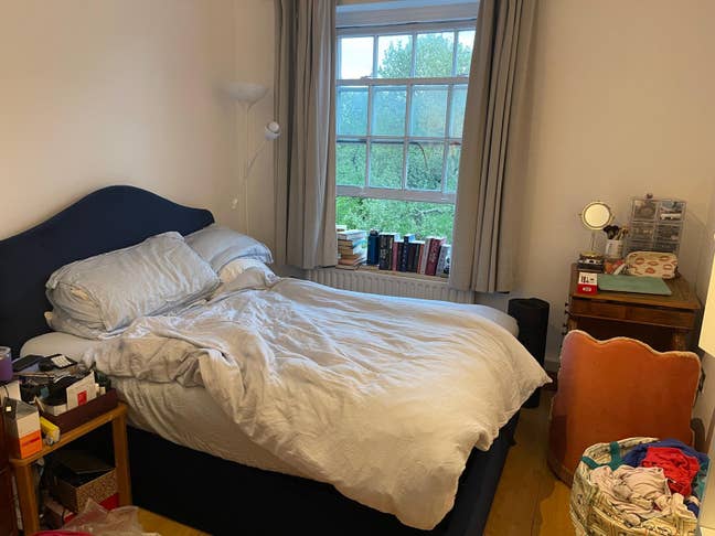 1 double room in flat over looking park  Main Photo
