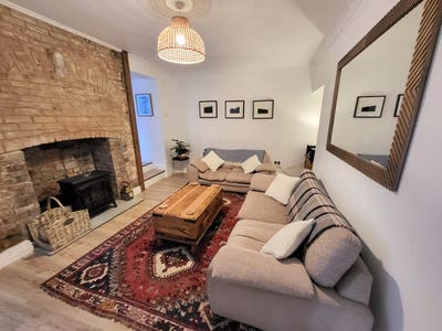Two bed flat in cute fishing, 250m from the beach Main Photo