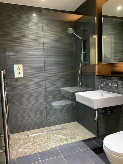 Ensuite room available + Gym/ Pool access in 2B2B Main Photo