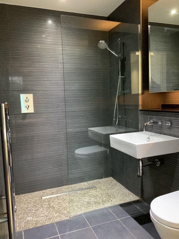 Ensuite room available + Gym/ Pool access in 2B2B Main Photo