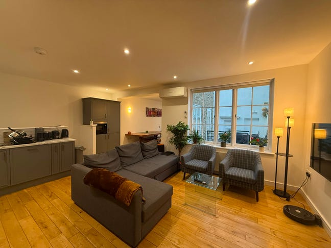 En-Suite Room: <5-min Walk From Paddington Station Main Photo