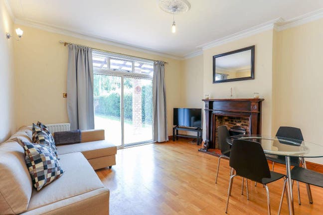 🌳🌴 Large room, Large Livingroom and Garden🌳🌴 Main Photo
