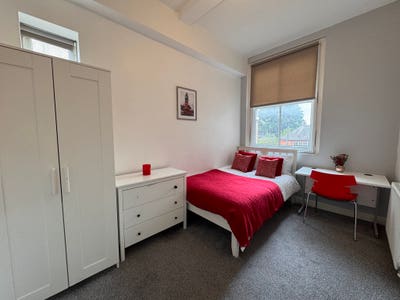 🏡Modern En-Suite Rooms 💸 All Bills Included LE2  Main Photo