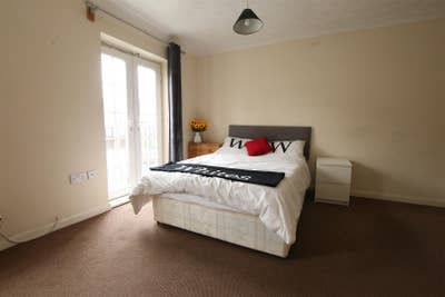 MASSIVE Double Bedroom NN4 Johnson Court Main Photo