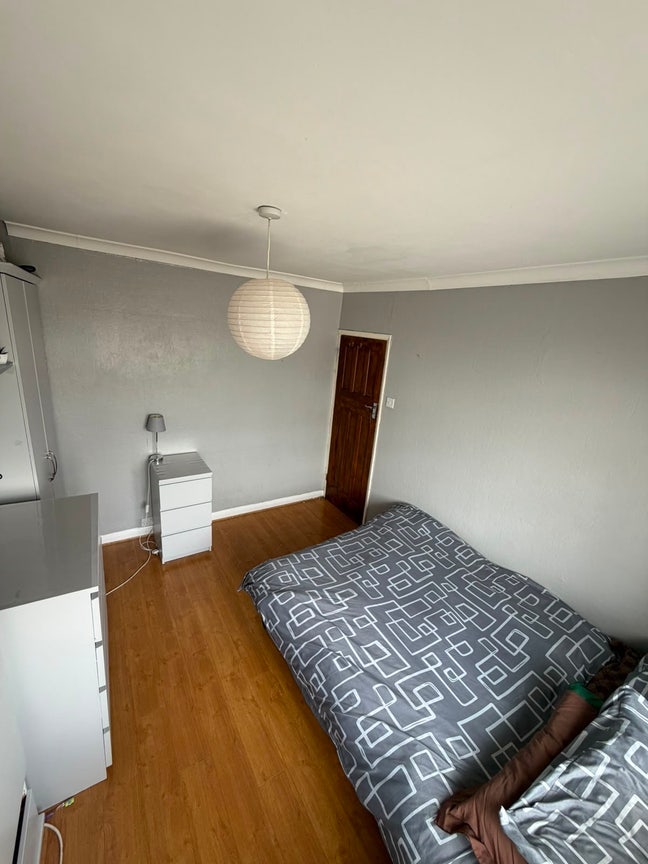 Spacious Double Bedroom | All Bills Included  Main Photo