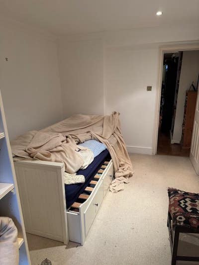 Low cost accommodation in Fulham SW6 Main Photo