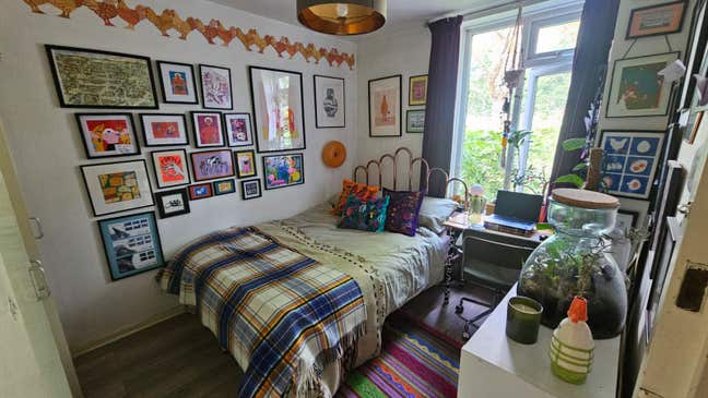 Cosy double in queer-friendly Tottenham Hale home Main Photo