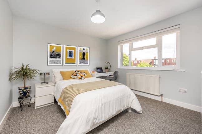 En-suite double room in a Luxury house share Main Photo