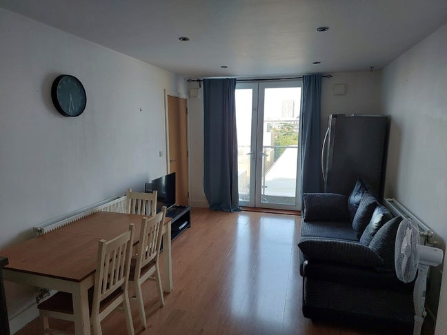 Spacious Furnished Double Room with Balcony Main Photo