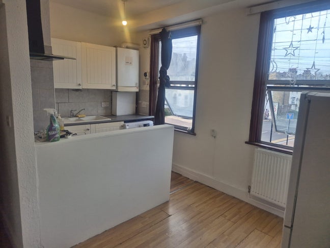 One bedroom and studio Main Photo