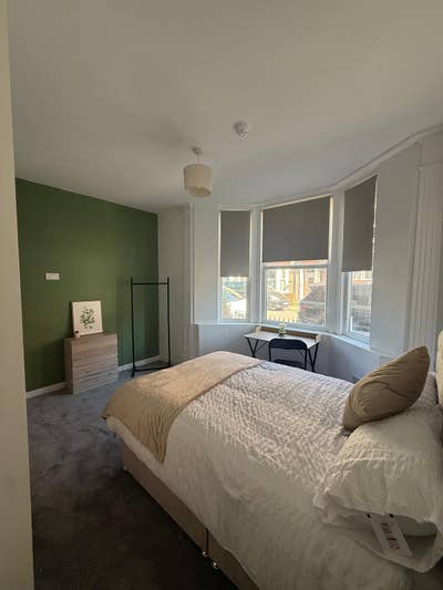 Brand New Luxury 6 Bed 6 En-Suite House Share Main Photo