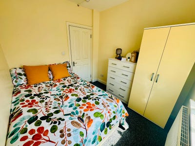 🏠 Double Room (single use) in Dollis Hill – Zone  Main Photo