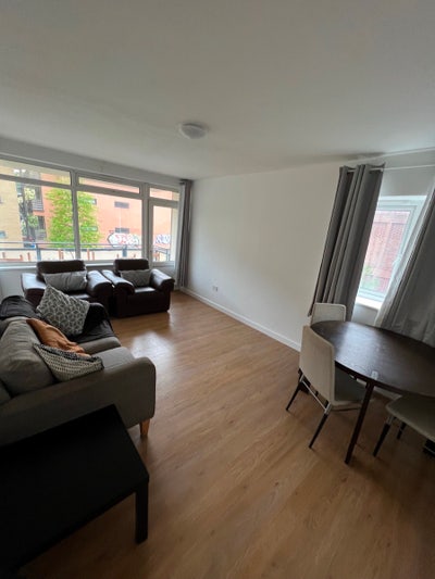 Spacious 2 Bed Flat | 5 mins walk to Kings College Main Photo