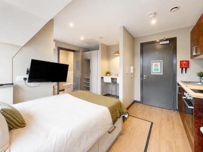 Studio Available 222PW🍊  Main Photo