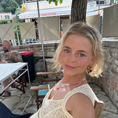 Looking for a short term room!  Main Photo