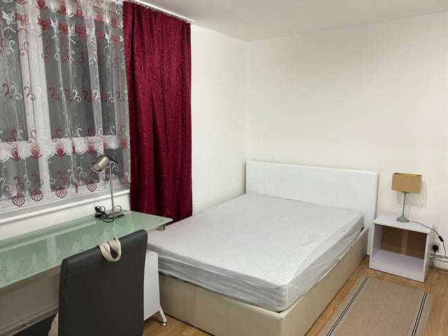 Large double room in  SE17  Main Photo