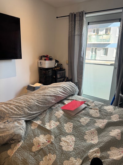 Hi I am renting out my double bedroom in Romford  Main Photo