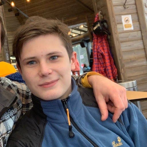 Professional Male seeks a single or double room Main Photo