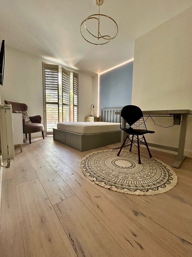 Luxury Double Room with Private Bathroom Main Photo
