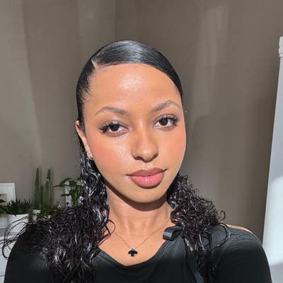 Professional Female seeks a double room Main Photo