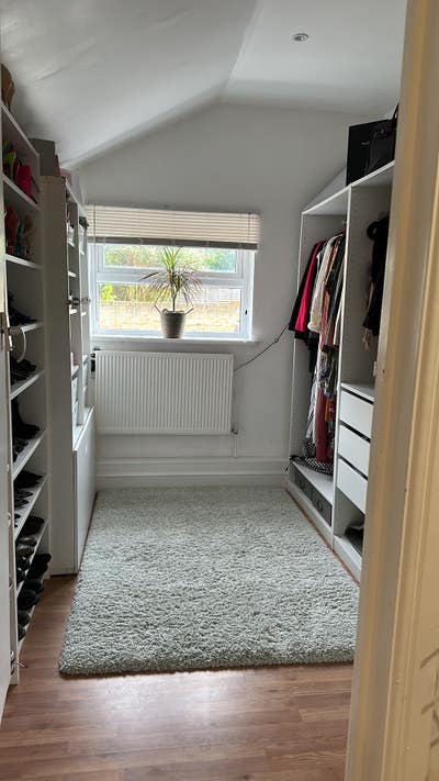 Beautiful decorated double room with closet  Main Photo