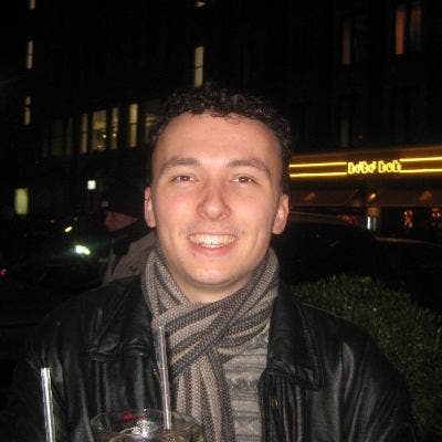 Social Student looking for West End Room/Buddy Up. Main Photo