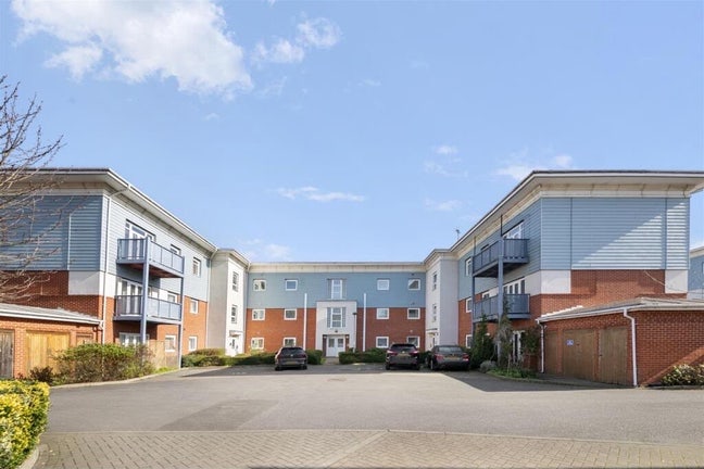     Single Box Room Available - UB7 Main Photo