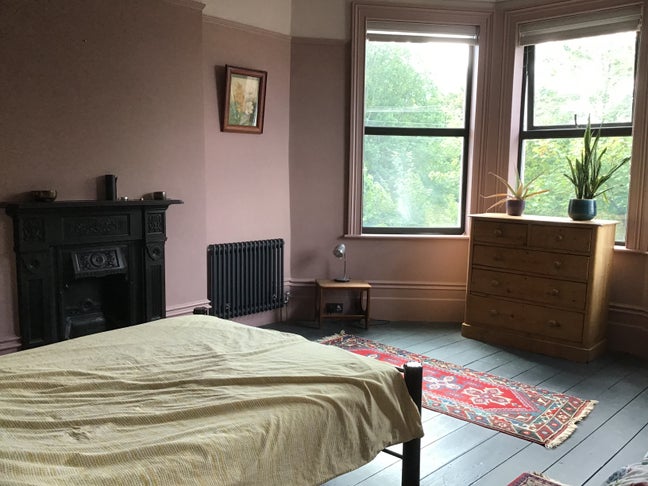 Beautiful spacious double room  in house. Main Photo